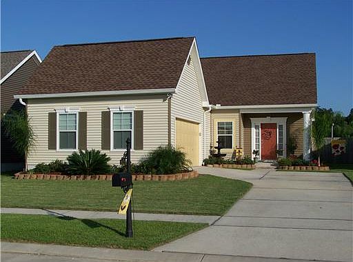 2nd image of 2633 Cedar Creek St