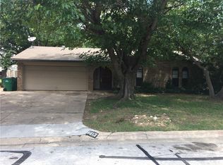 6613 Whispering Ln, Watauga, TX 76148