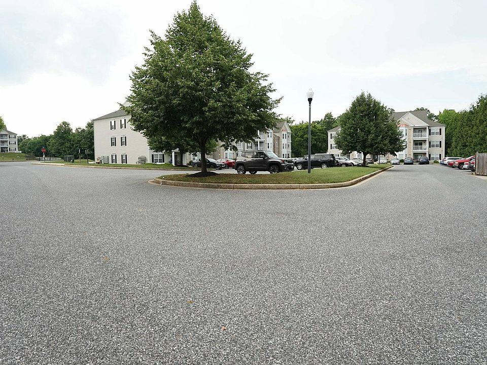1st image of 502 Lloyd Pl Unit 3