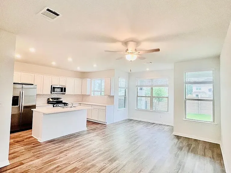 2203 Cowbird Path — Photo 1