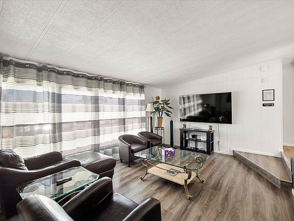 2nd image of 1051 Heritage Dr