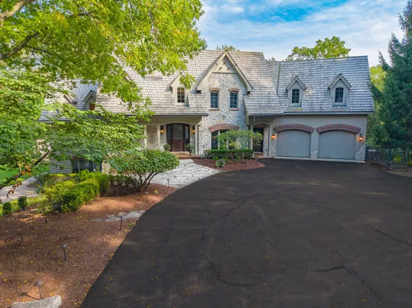 38W301 Burr Road Ln, Saint Charles, IL 60175