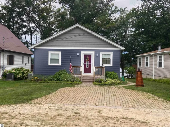 649 1st Ave, Hale, MI 48739