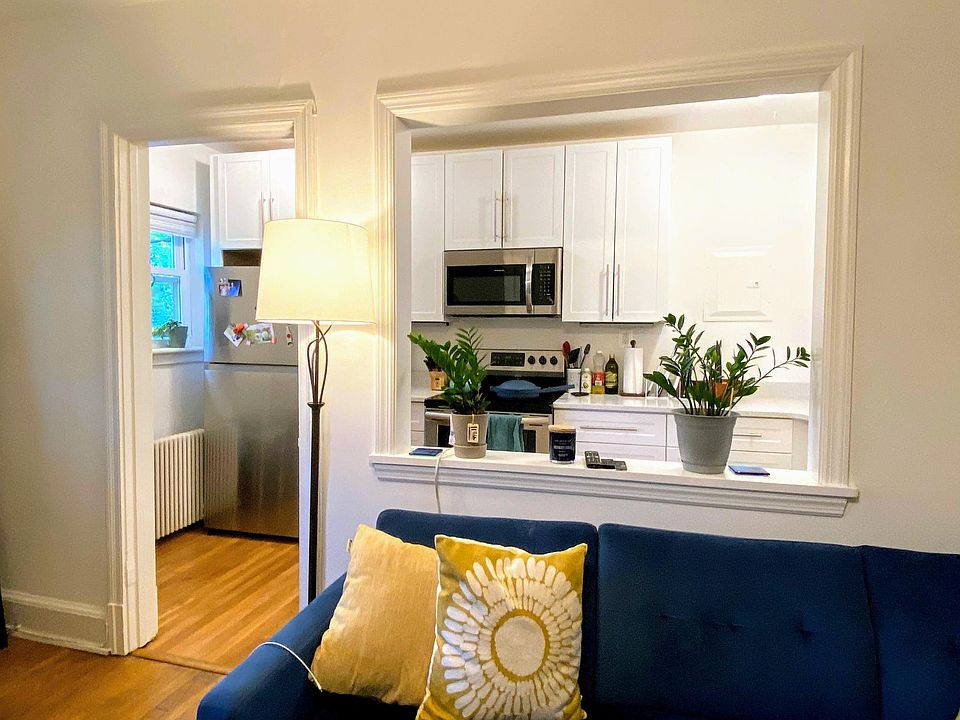 1st image of 605 N Irving St APT 25