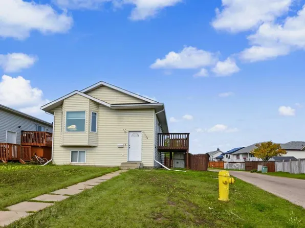 7358 SE 106th St, Grande Prairie, AB T8W 2P2