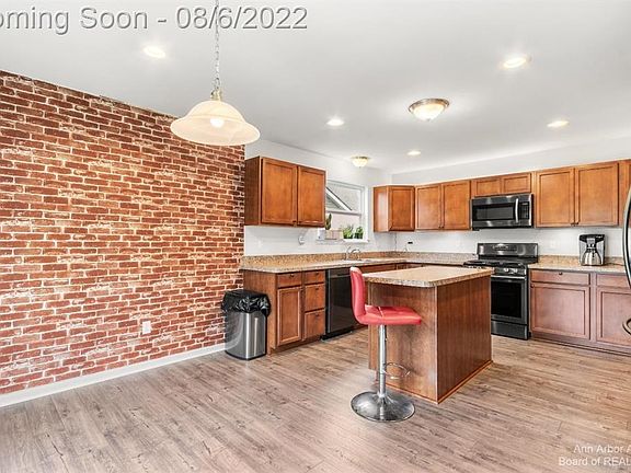 4th image of 8970 Creekway Dr
