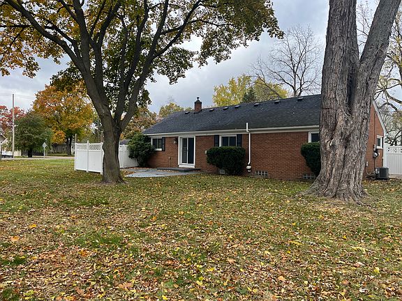 Williams Lake Swim Association Across the Street