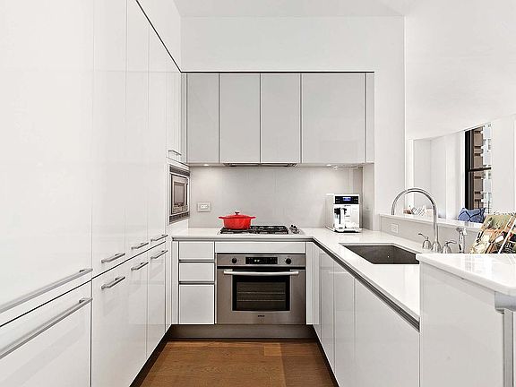 2nd image of 25 Broad St APT 5I