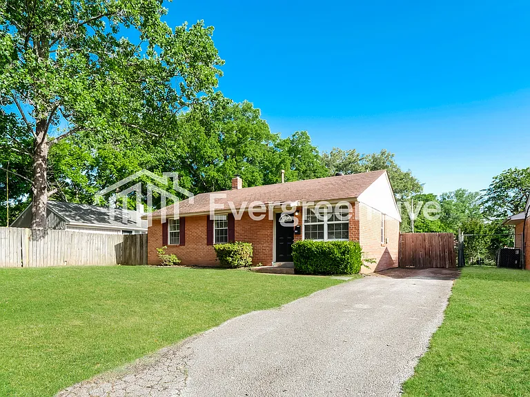 4610 Violet Ave — Photo 2
