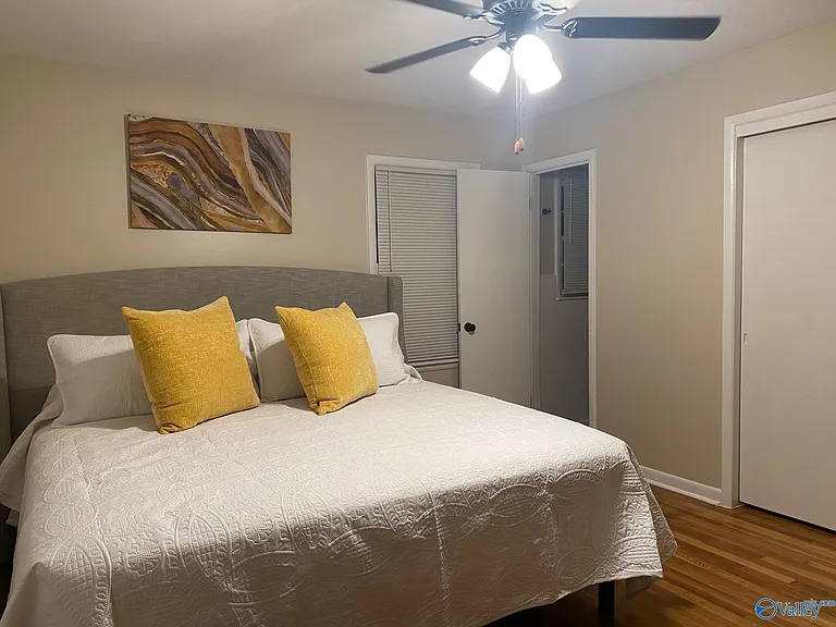 2201 Shady Lane Dr NW — Photo 5