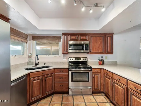 5823 W ANGELA Drive, Glendale, AZ 85308