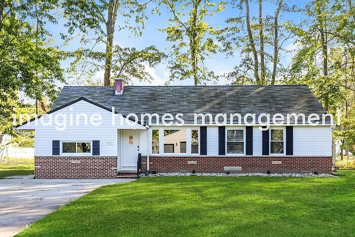 4 bed, 1.5 bath, 1785 sqft, $2,150 — Photo 1