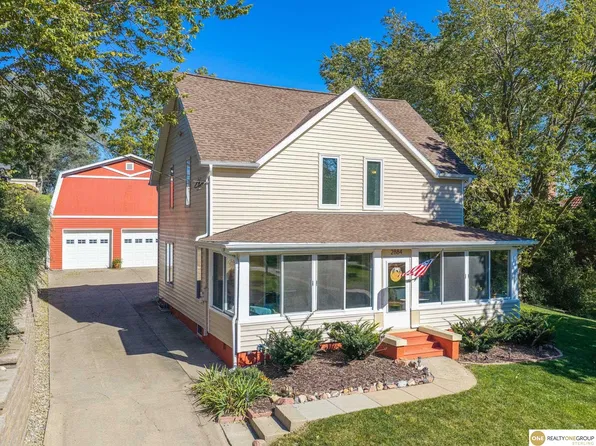 2884 College Dr, Blair, NE 68008