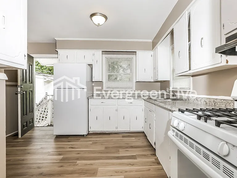 4612 Augusta St — Photo 6
