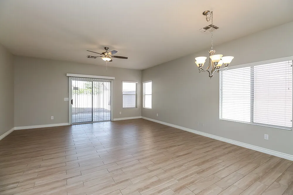 3 bed, 2.0 bath, 1544 sqft, $2,420 — Photo 3