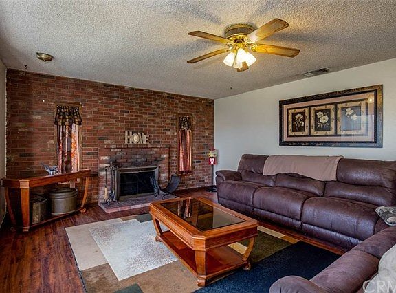 4th image of 1901 E Banyan St