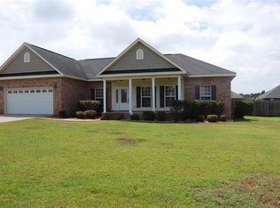 113 Maree Dr, Level Plains, AL 36322