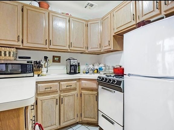 4th image of 41 W 85th St #2BB