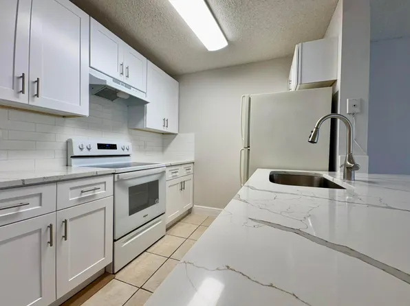 1830 W Meadows Circle #1830, Boynton Beach, FL 33436