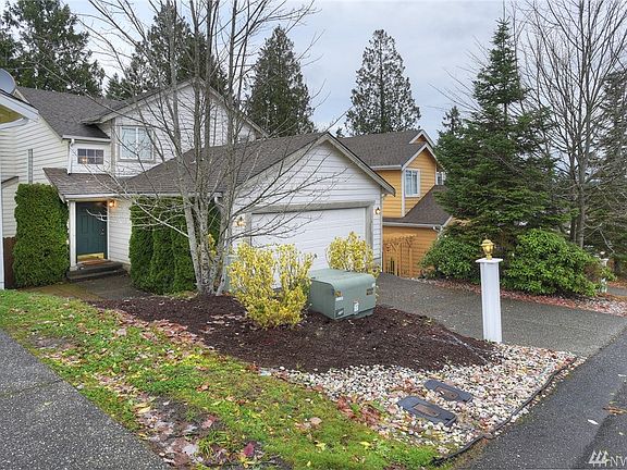3rd image of 1022 NW Poppy Ct