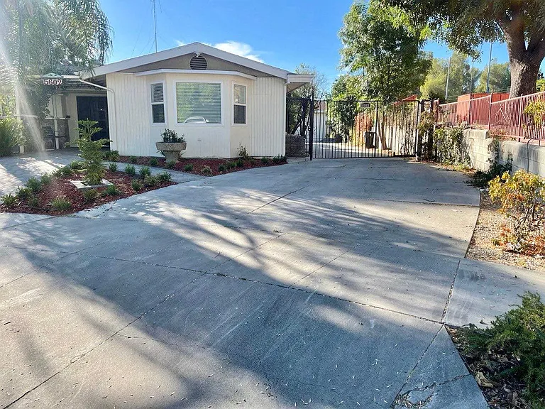 5604 Le Sage Ave — Photo 12