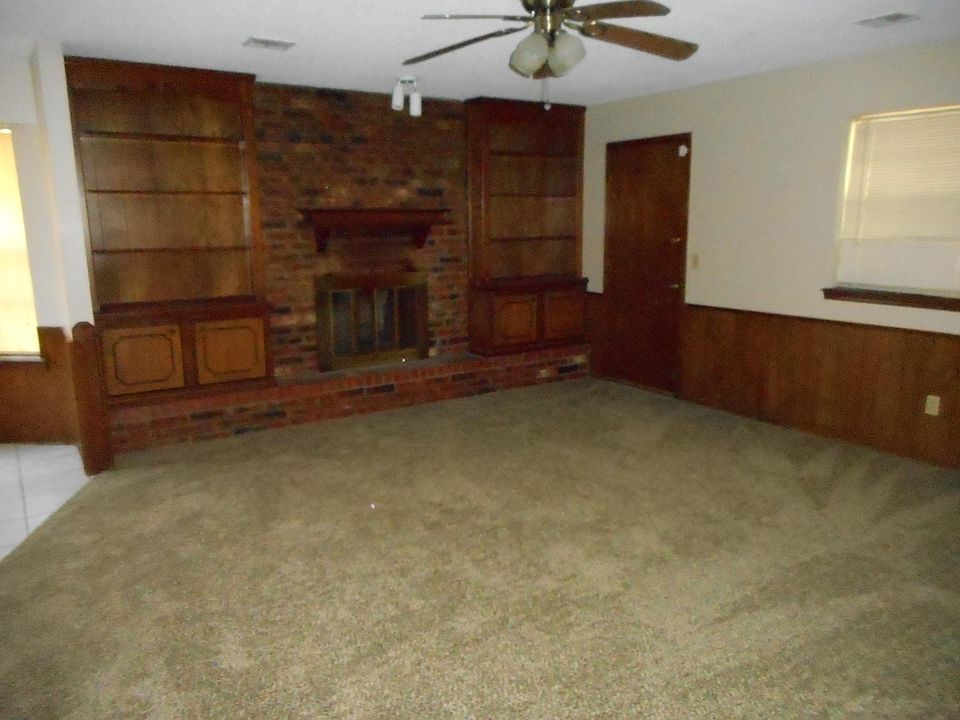2nd image of 4913 SE 58th St