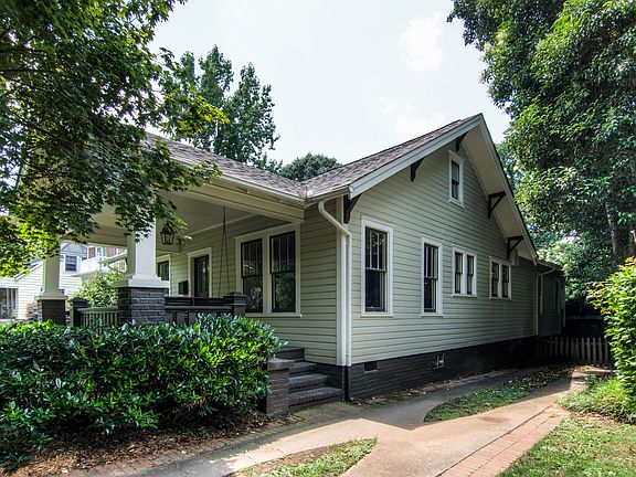 Exterior right side / drive