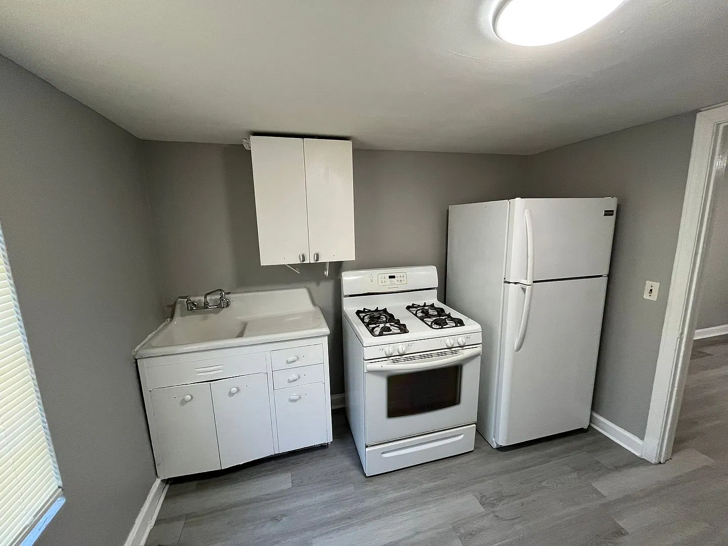 Howard Avenue 2931 — Photo 2