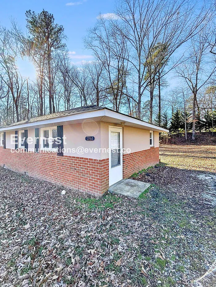 Building Photo - 12364 Mason Ave