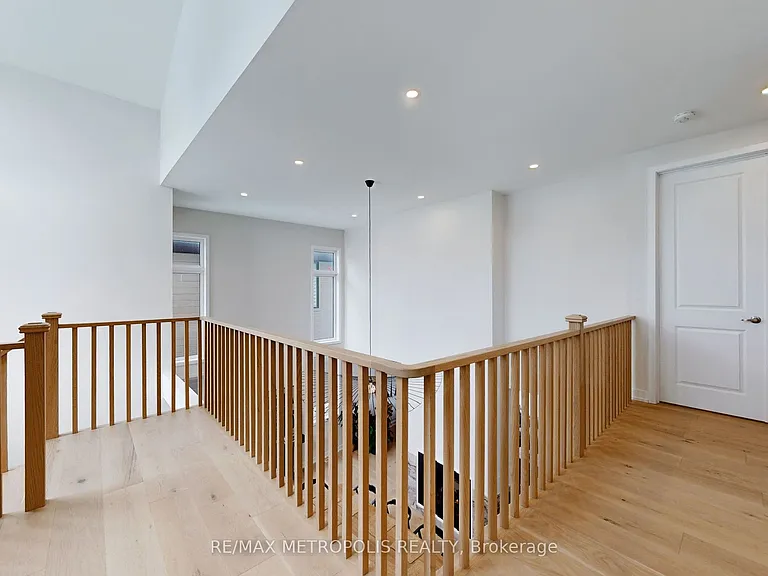 104 Stoneleigh Dr — Photo 17