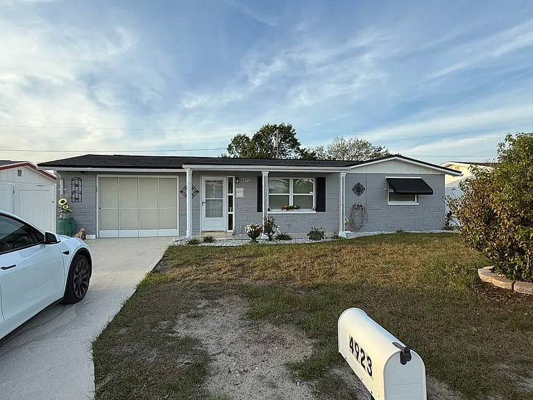 4923 Genesis Ave — Photo 3