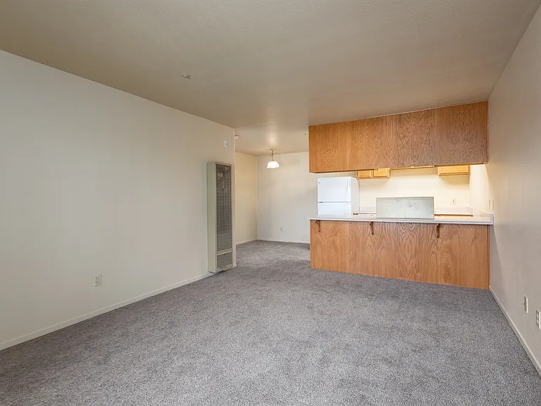 Manor Apartments — Photo 7