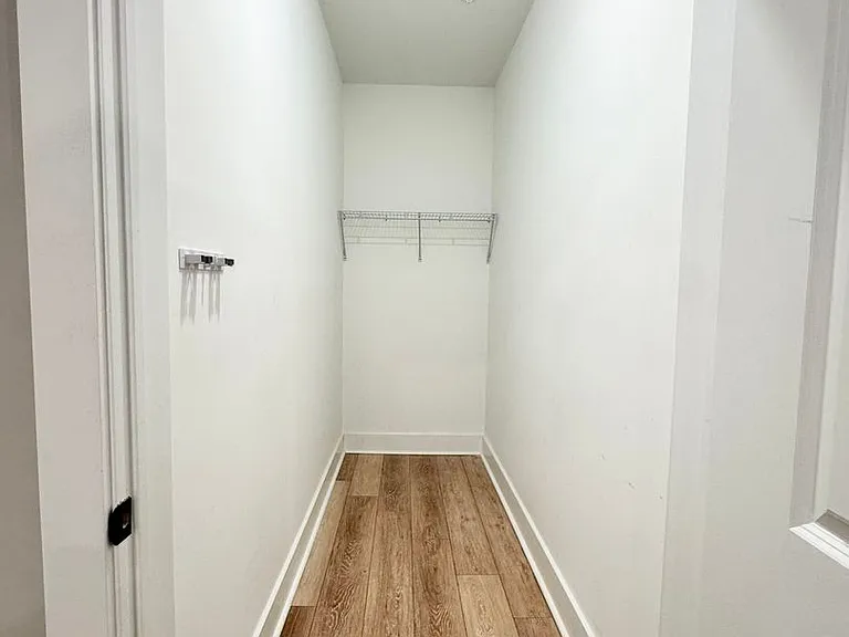 Gorgeous New Diamond St Construction Boasting Luxury Finishes — Photo 32