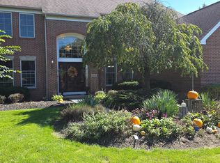 10415 Woodburn Dr, Powell, OH 43065