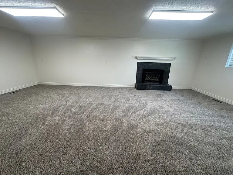 754 W 4000 N — Photo 16