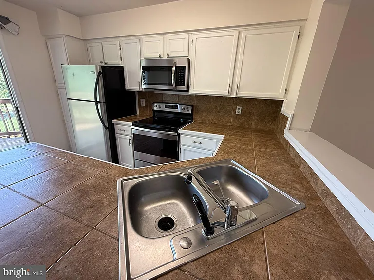 508 Providence St #508 — Photo 6