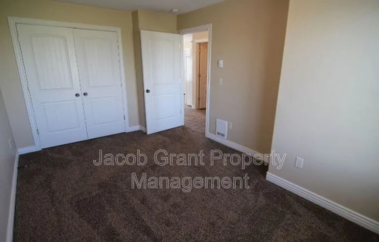 225 Opal Ct #2H — Photo 6
