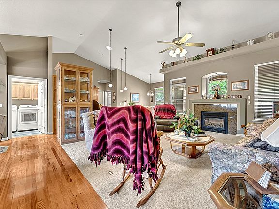 4th image of 15 Cullen Hills Dr