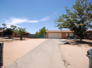 12422 Quinnault Rd, Apple Valley, CA 92308