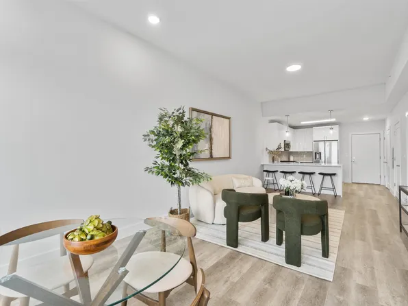 412 Whiton Street image 7 of 40