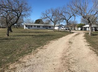 1524 State Highway 173 S, Hondo, TX 78861