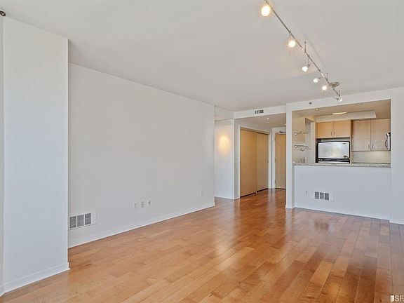 2nd image of 750 Van Ness Ave #706