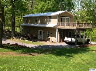 730 Blowing Cave Rd, Sevierville, TN 37876