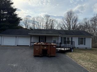 686-4 Lake Rd #H, Daniels, WV 25832