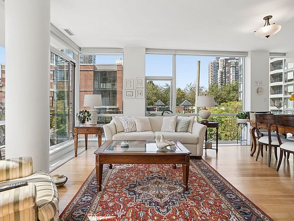 3rd image of 1455 Howe St #405