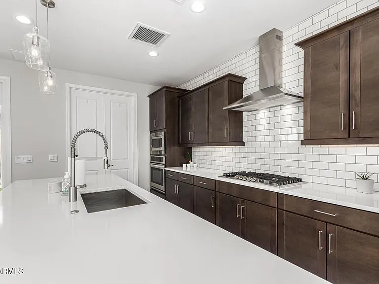 1906 E Robb Ln — Photo 11