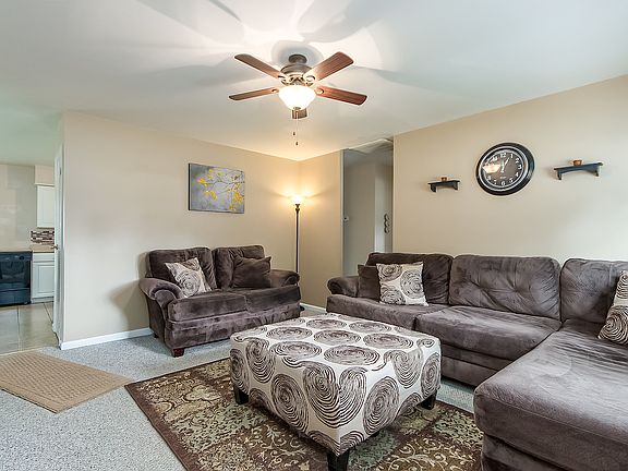 4th image of 111 Crown Hill Ct