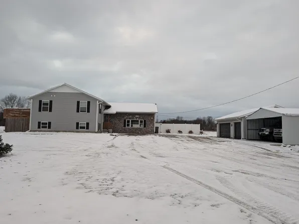 645 S Bossett Rd, Ravenna, MI 49451