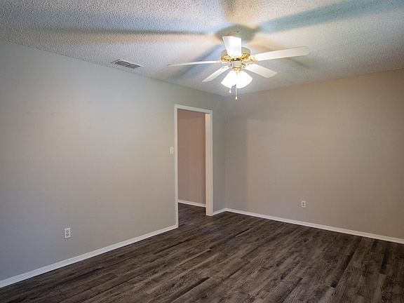 3rd image of 1211 Brookshire Dr