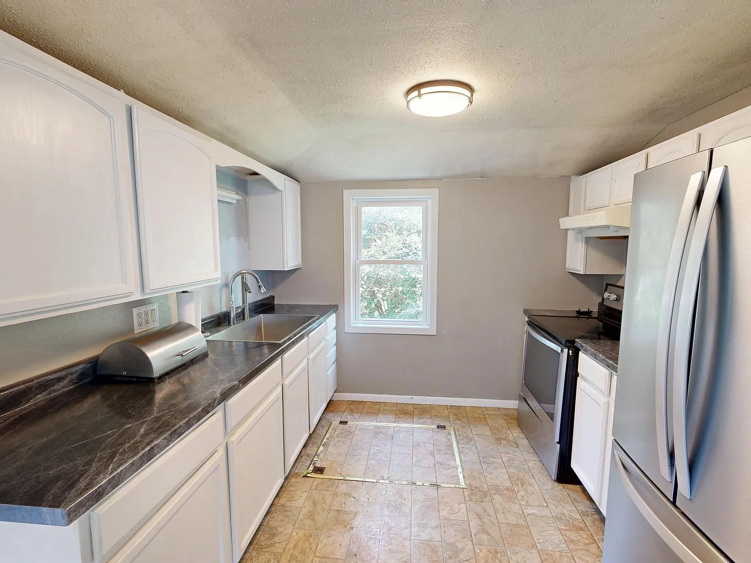 2 bed, 2.0 bath, 1400 sqft, $1,355 — Photo 2